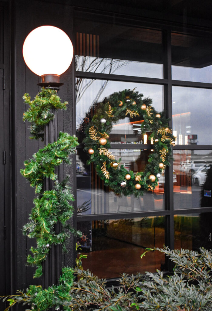 Streetlamp and wreath